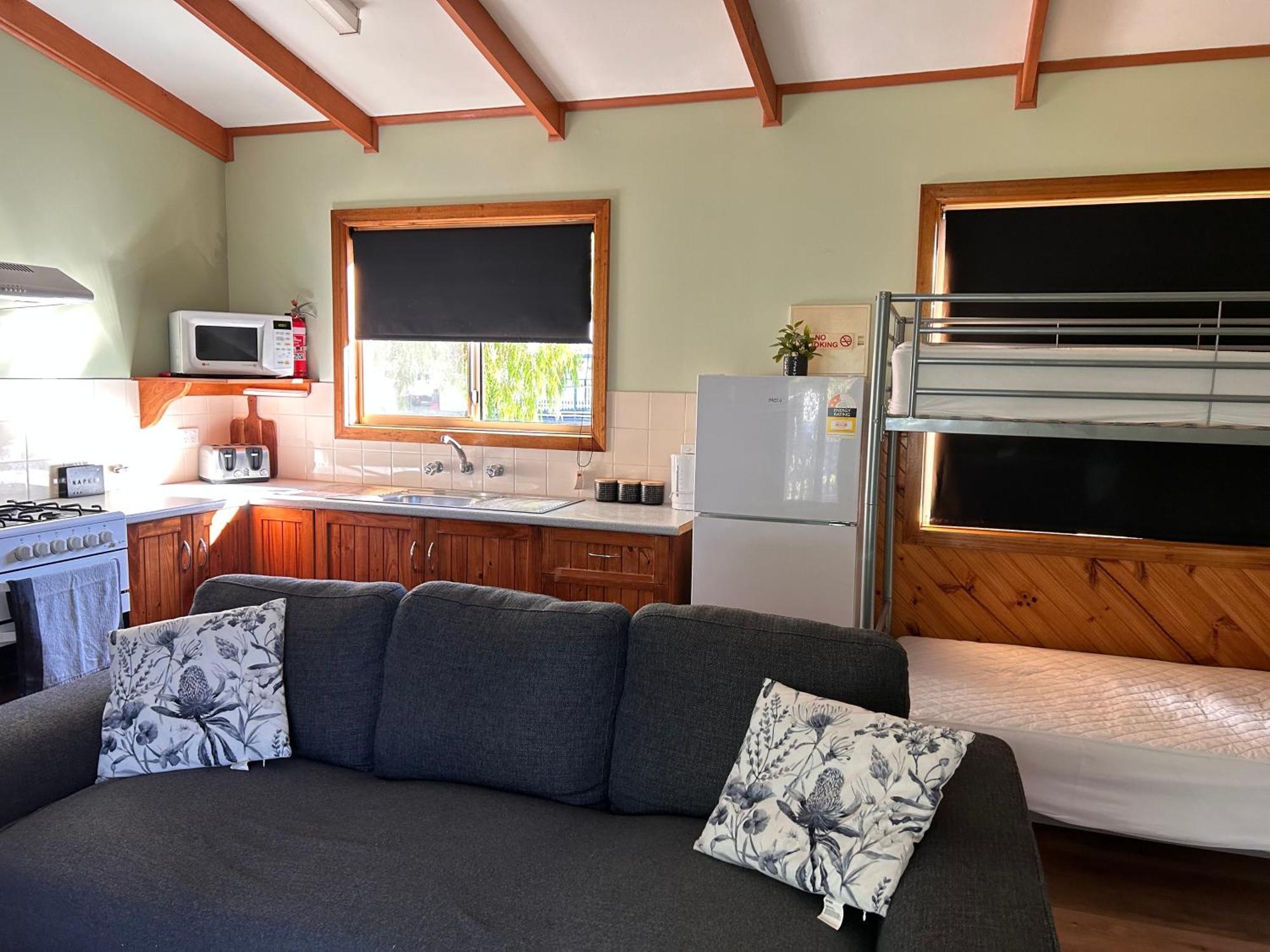 Millicent Lakeside Caravan Park Hotel Екстериор снимка