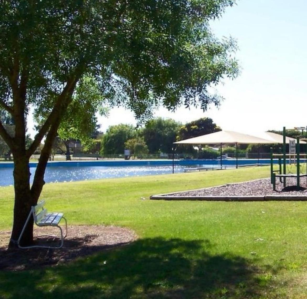 Millicent Lakeside Caravan Park Hotel Екстериор снимка
