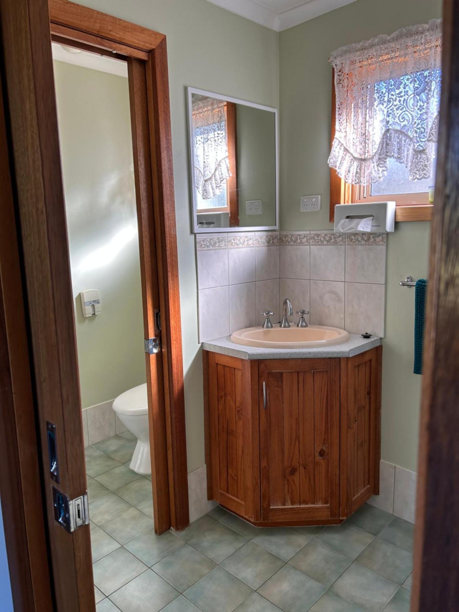 Millicent Lakeside Caravan Park Hotel Екстериор снимка