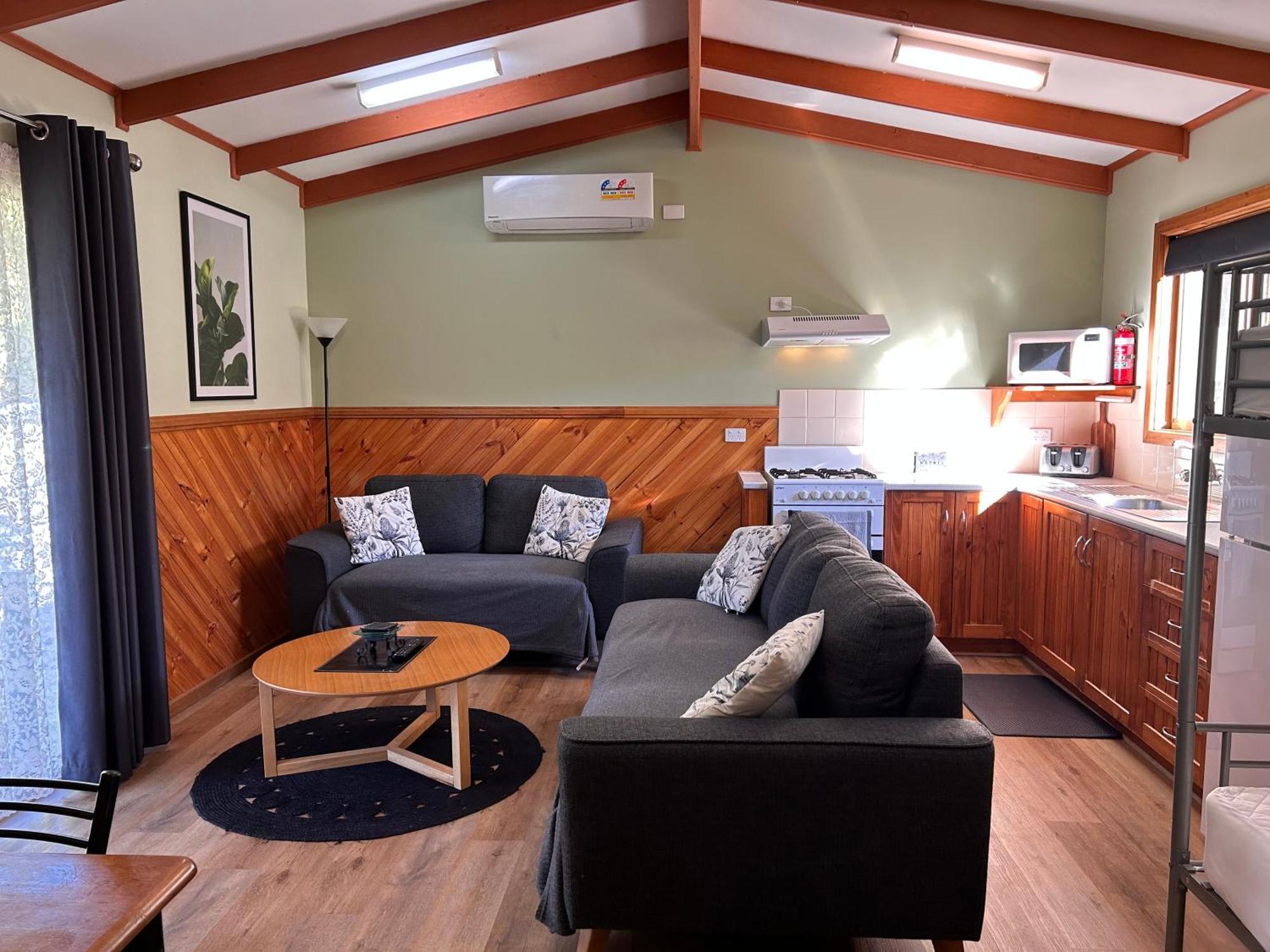 Millicent Lakeside Caravan Park Hotel Екстериор снимка