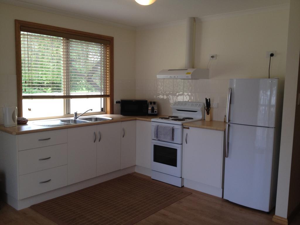 Millicent Lakeside Caravan Park Hotel Екстериор снимка